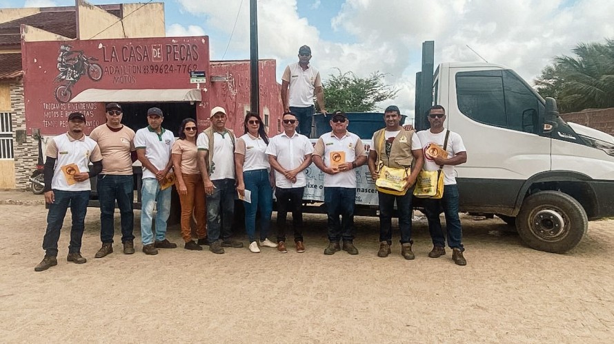 Agentes de Endemias realizam mobilização contra a dengue em Nova Floresta