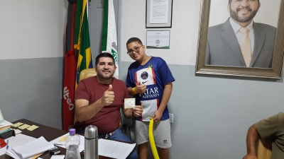 Usuários do SCFV visitam e decoram praça na campanha do Setembro Amarelo