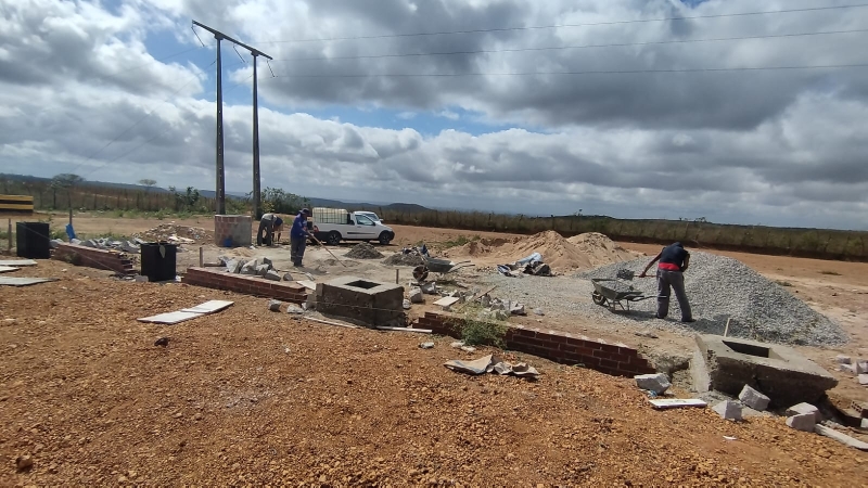 Prefeito Jarson acompanha obras de construção do Galpão de Reciclagem