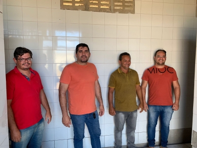 PREFEITO JARSON SANTOS ACOMPANHA O ANDAMENTO DA CONSTRUÇÃO DE GINÁSIO POLIESPORTIVO