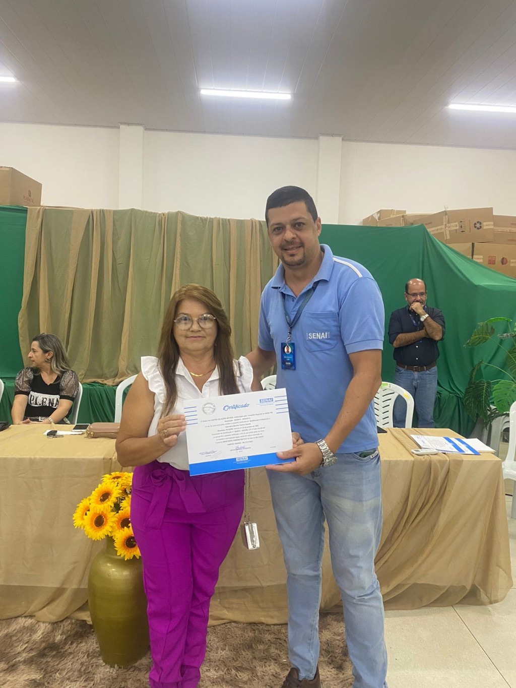 Prefeitura de Nova Floresta realiza entrega de Certificados de Conclusão de Curso Profissionalizante de Assistente Administrativo pelo SENAI