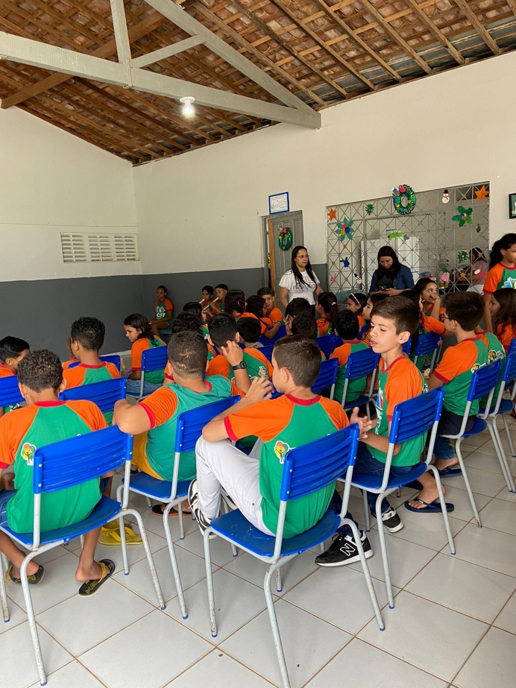 Prefeitura de Nova Floresta realiza evento em alusão ao dia da música no SCFV.
