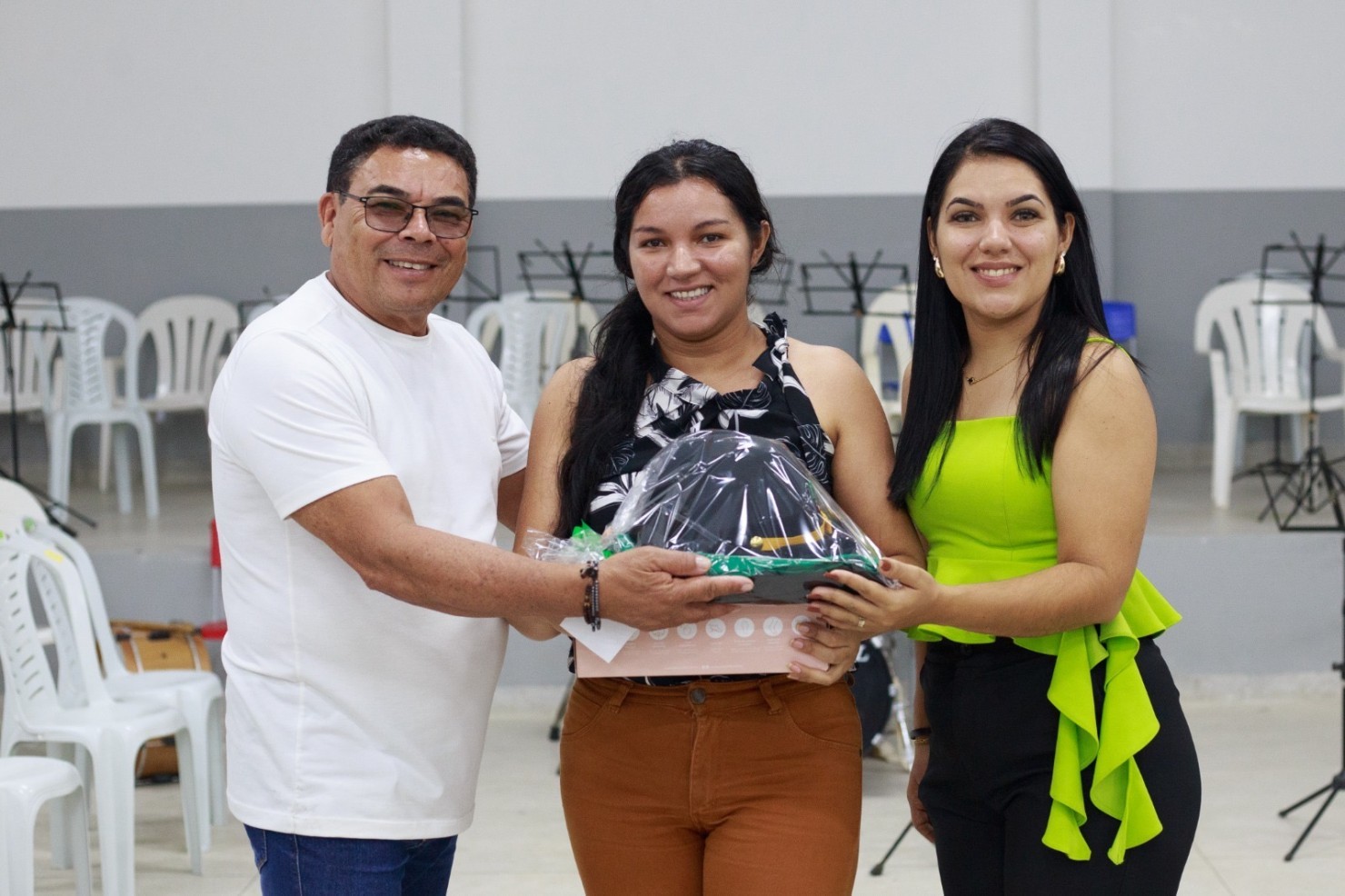 Prefeitura realiza entrega de novos fardamentos à Orquestra Filarmônica José Batista Dantas em comemoração aos 66 anos de emancipação política