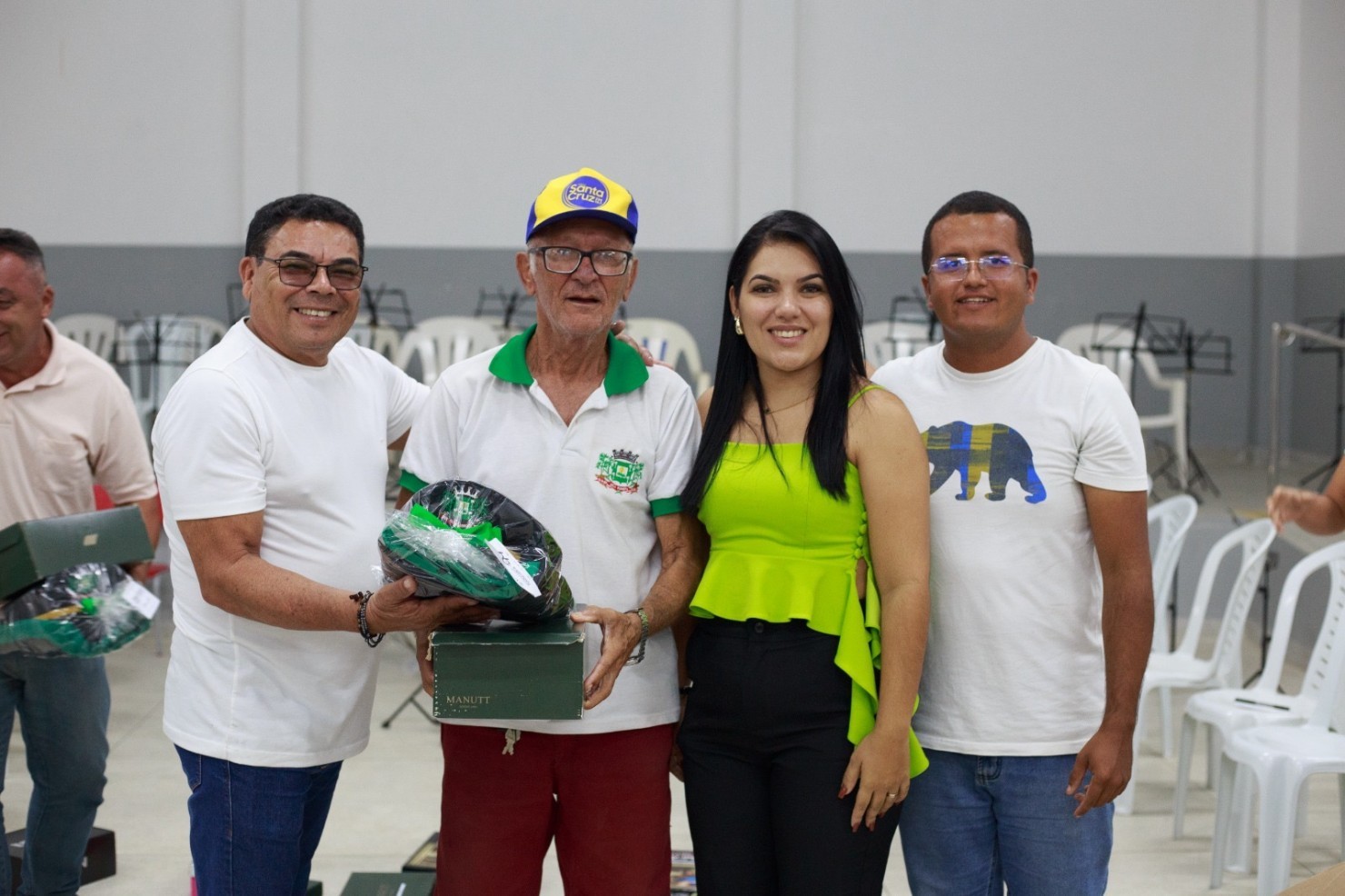 Prefeitura realiza entrega de novos fardamentos à Orquestra Filarmônica José Batista Dantas em comemoração aos 66 anos de emancipação política