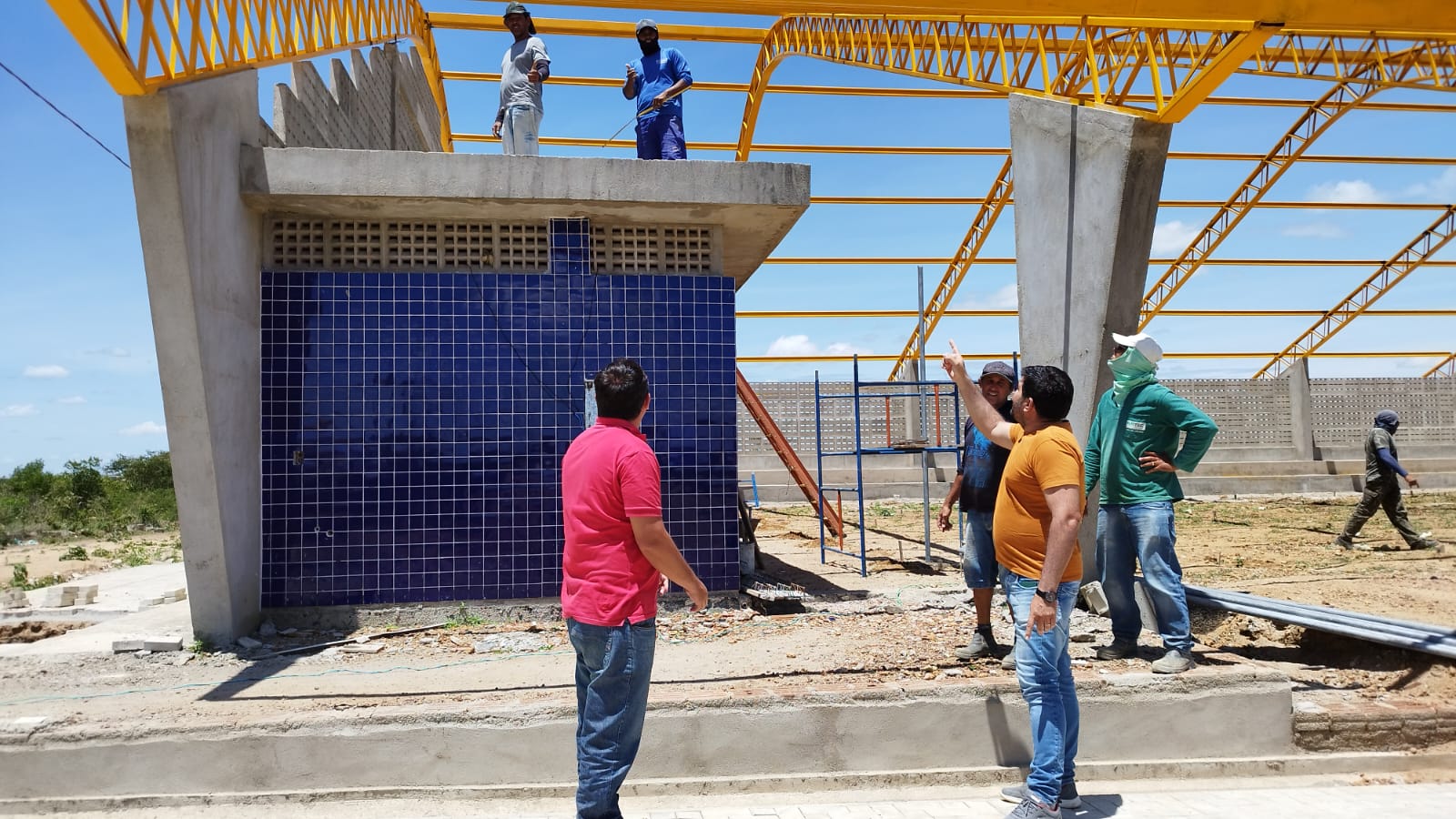 Prefeito Jarson acompanha execução das obras do ginásio do bairro Alto da Floresta
