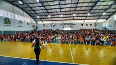 Prefeitura de Nova Floresta realiza reunião com famílias cadastradas no Programa Auxílio Brasil