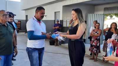 Prefeitura de Nova Floresta promove comemoração do Dia dos Pais no forró dos idosos