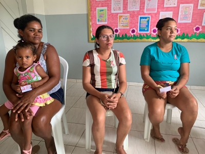 OUTUBRO ROSA: CRAS REALIZA RODA DE CONVERSA COM MULHERES DO PROGRAMA CRIANÇA FELIZ