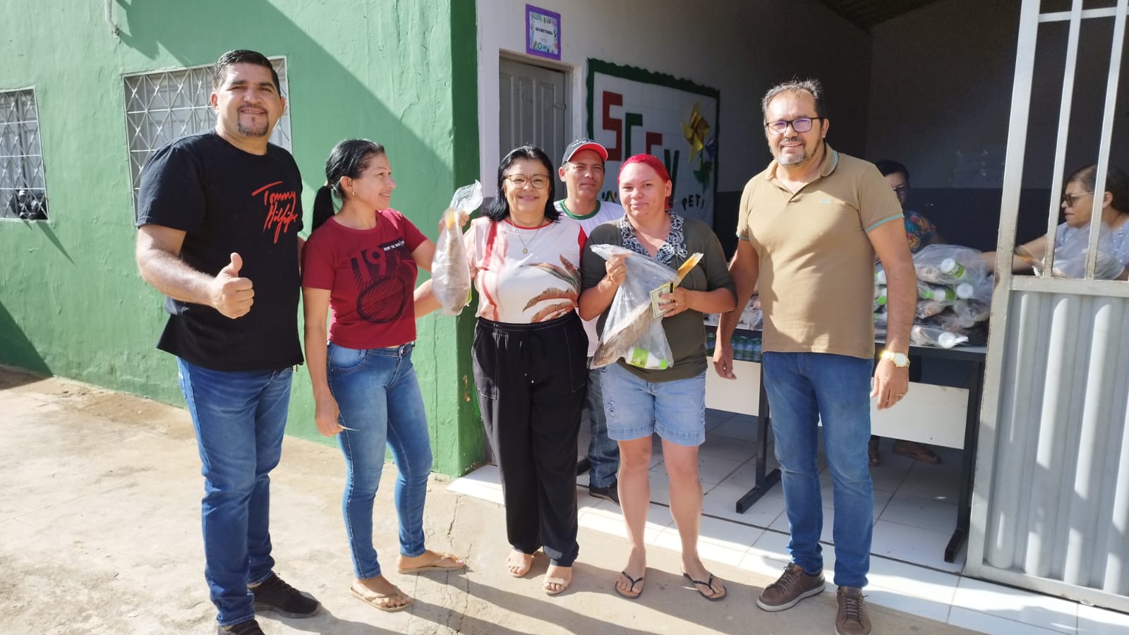 Prefeitura de Nova Floresta realiza entrega do Peixe da Semana Santa