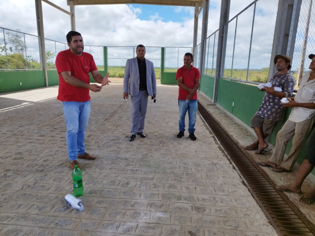 Prefeito Jarson se reúne com catadores de resíduos sólidos no novo Galpão de Reciclagem