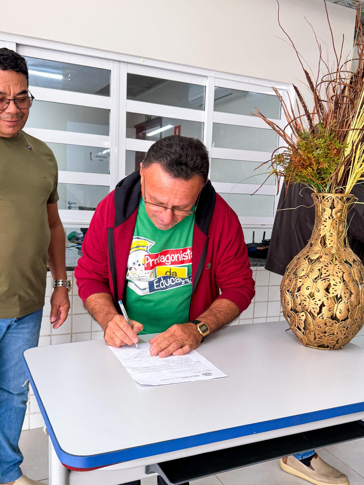 Prefeitura de Nova Floresta assina Ordem de Serviço para construção da nova Escola Senador Rui Carneiro
