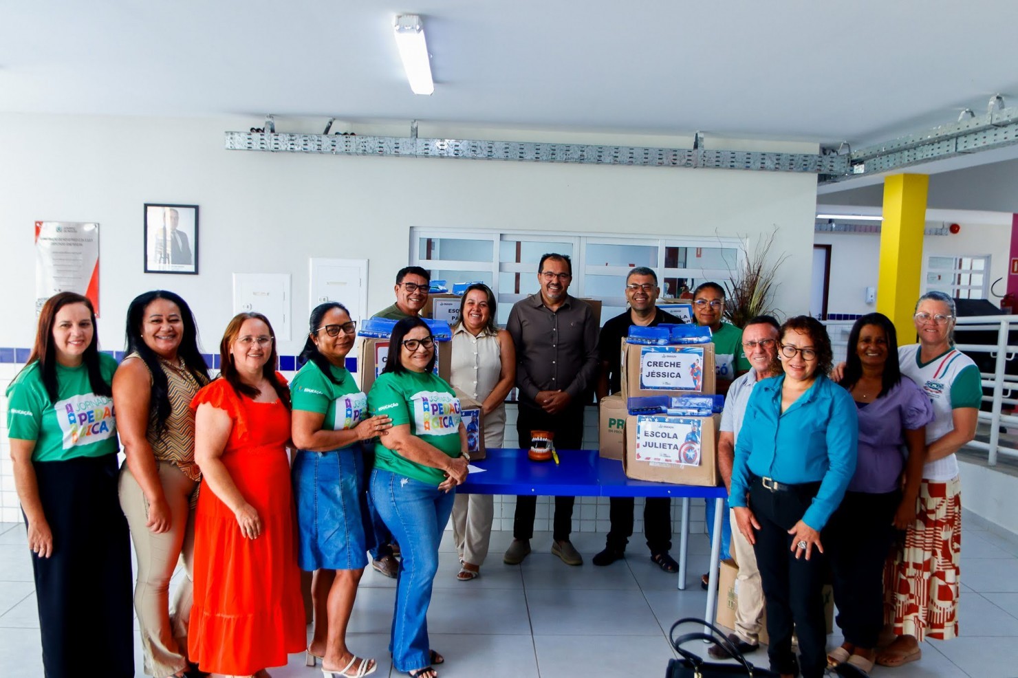 Secretaria de Educação realiza entrega de kits de higiene bucal para alunos da rede municipal