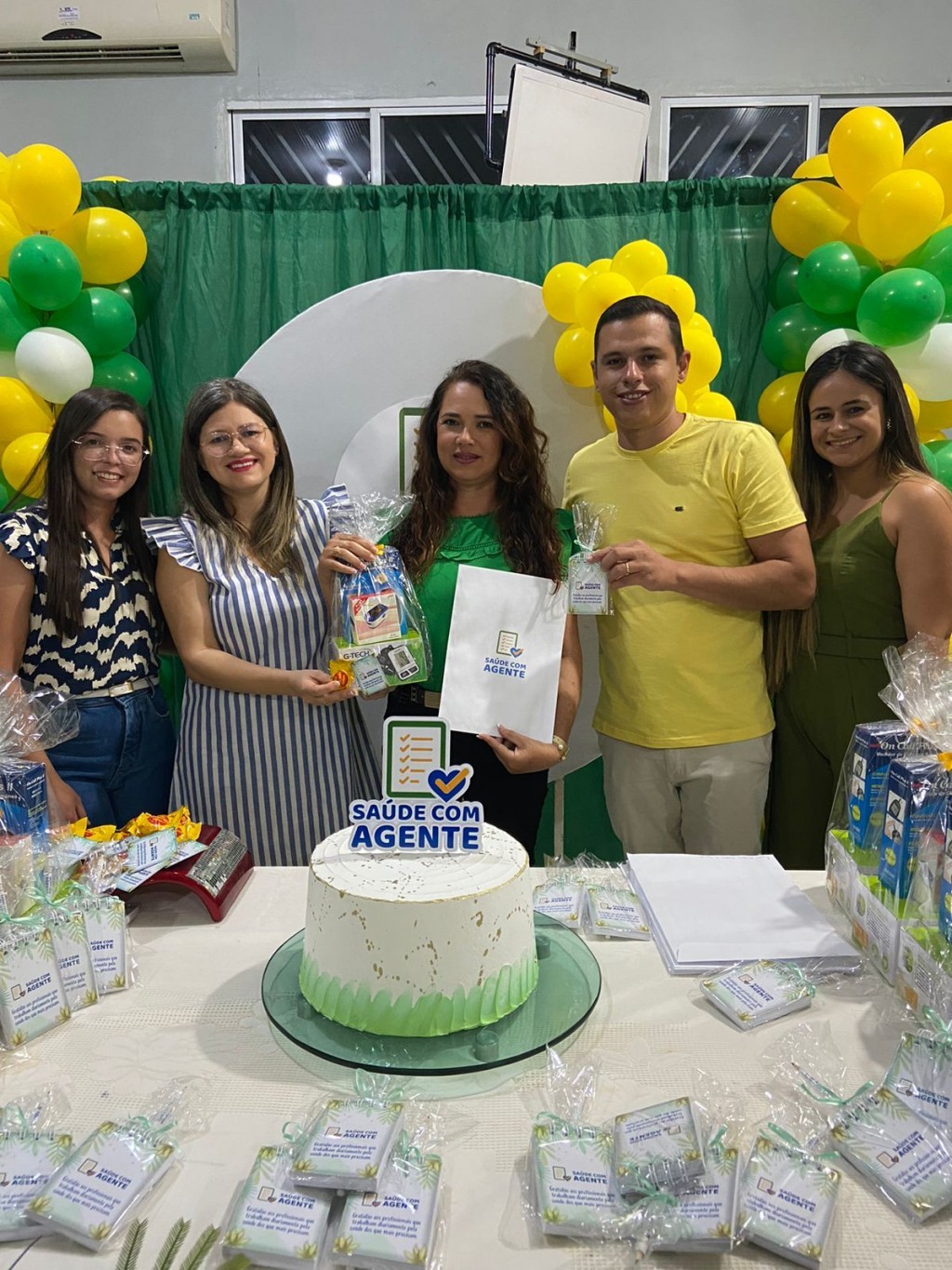 Prefeitura de Nova Floresta realiza entrega de Kits e Certificados dos ACS e ACE