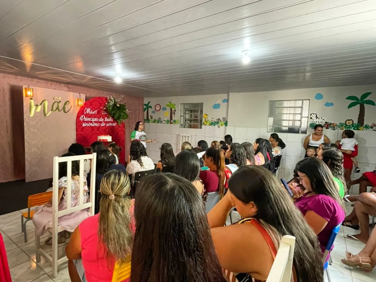 Secretaria de Educação promove comemoração do Dia das Mães nas Unidades Escolares