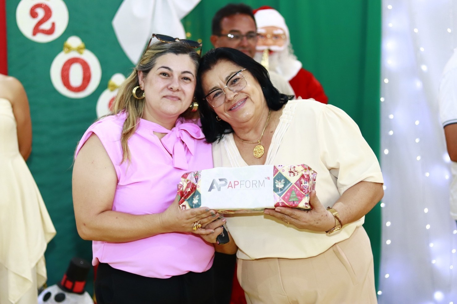 Prefeitura de Nova Floresta realiza confraternização dos servidores municipais