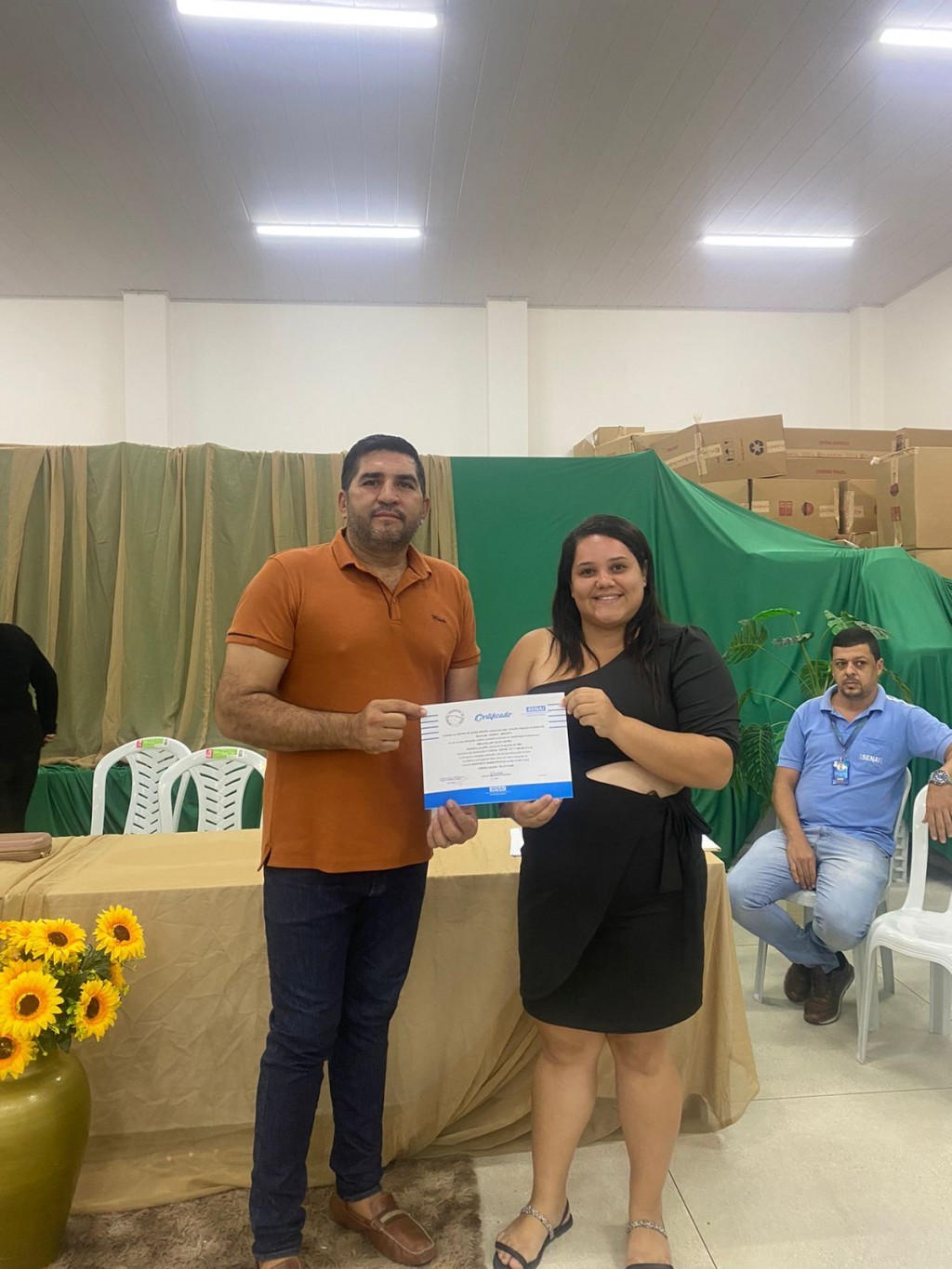 Prefeitura de Nova Floresta realiza entrega de Certificados de Conclusão de Curso Profissionalizante de Assistente Administrativo pelo SENAI