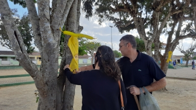 Usuários do SCFV visitam e decoram praça na campanha do Setembro Amarelo
