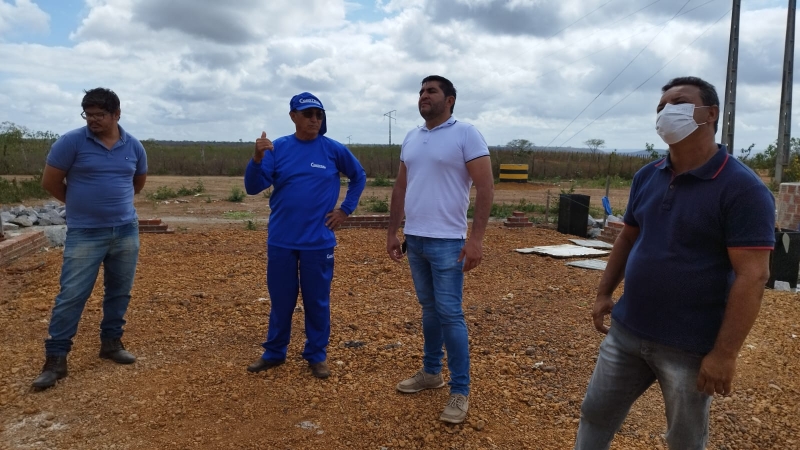 Prefeito Jarson acompanha obras de construção do Galpão de Reciclagem