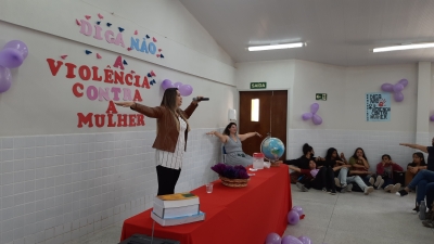 Secretária de Assistência Social de Nova Floresta realiza palestra na ECIT José Rolderick de Oliveira