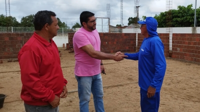Prefeito Jarson acompanha obras de construção de Auditório anexo à Escola Delane Santos