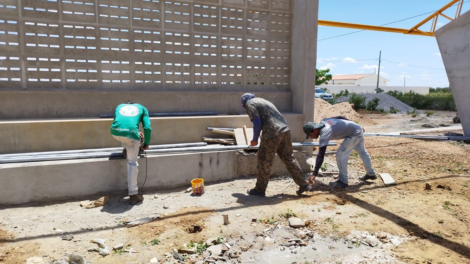 Prefeito Jarson acompanha execução das obras do ginásio do bairro Alto da Floresta