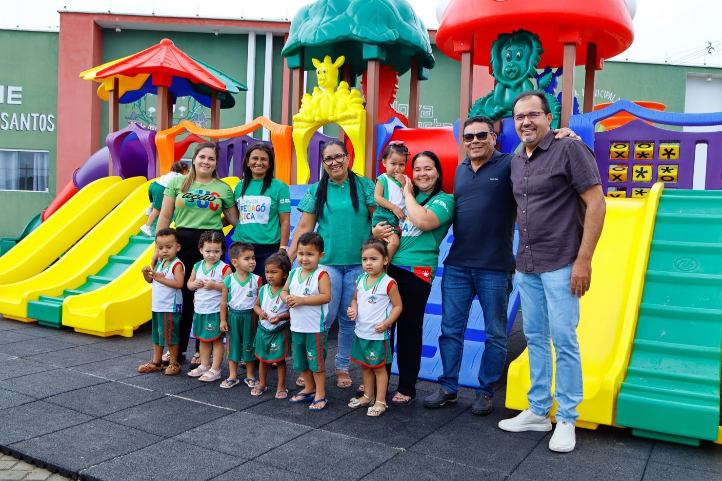 Creche Jéssica Dantas recebe novo playground para atividades lúdicas e recreativas
