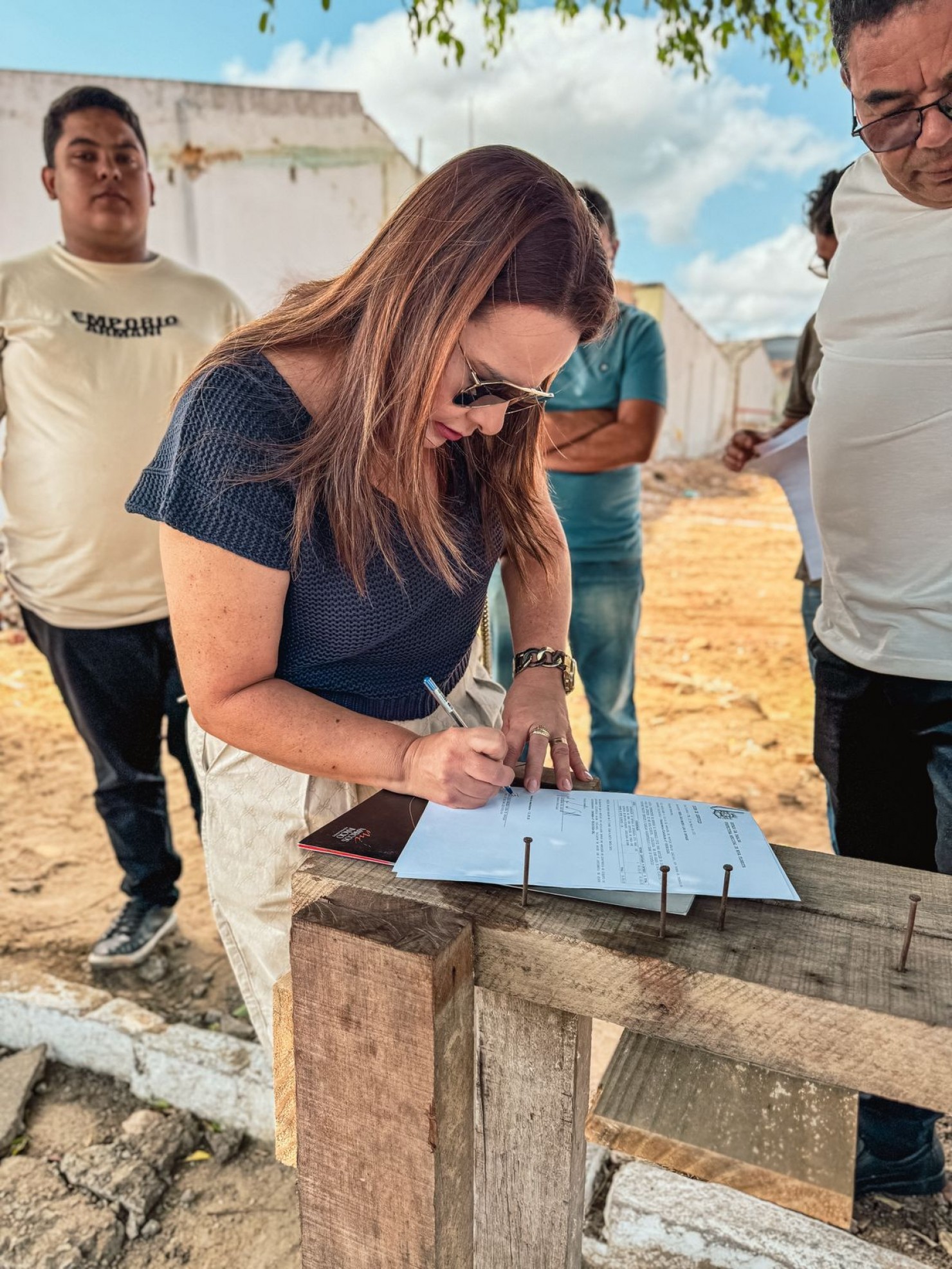 Nova Floresta ganha investimentos na educação e no lazer: iniciadas as obras do Centro de Administração e Formação de Professores e da nova praça
