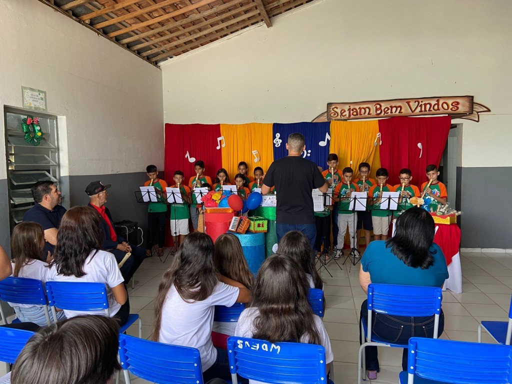 Prefeitura de Nova Floresta realiza evento em alusão ao dia da música no SCFV.