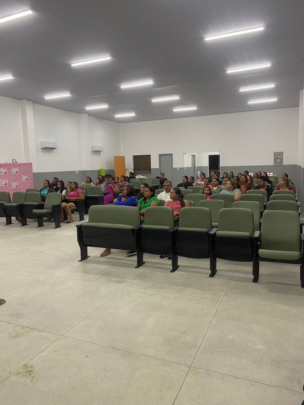 Prefeitura de Nova Floresta realiza entrega de Certificados de Conclusão de Curso Profissionalizante de Assistente Administrativo pelo SENAI