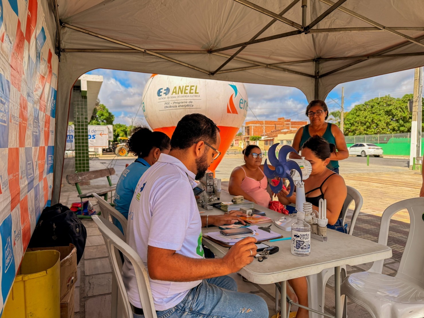 Projeto Nossa Energia chega a Nova Floresta com troca gratuita de lâmpadas e ventiladores