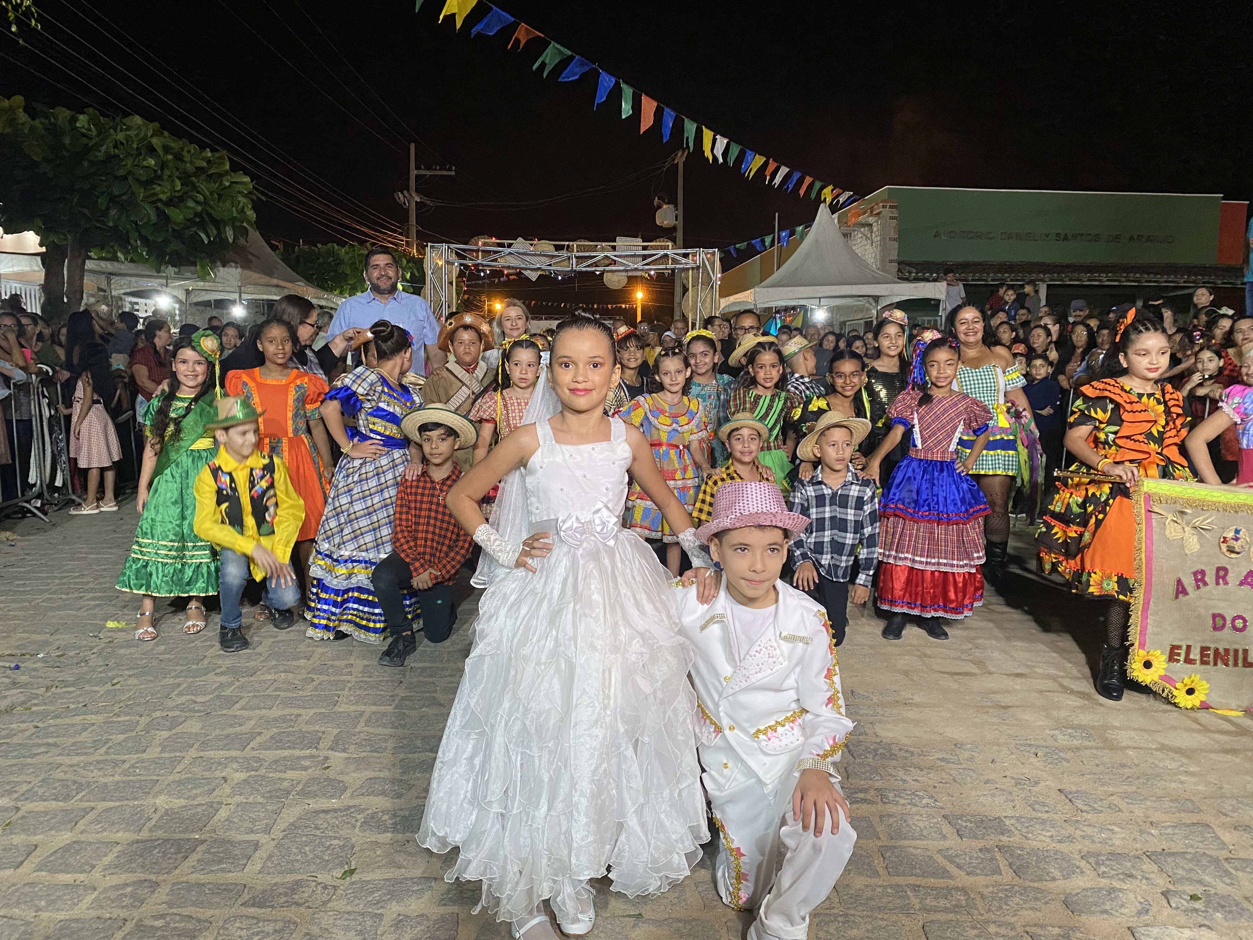Prefeitura Municipal de Nova Floresta realiza mais uma noite do São João de Bairros 2024 na escola Maria Elenilda