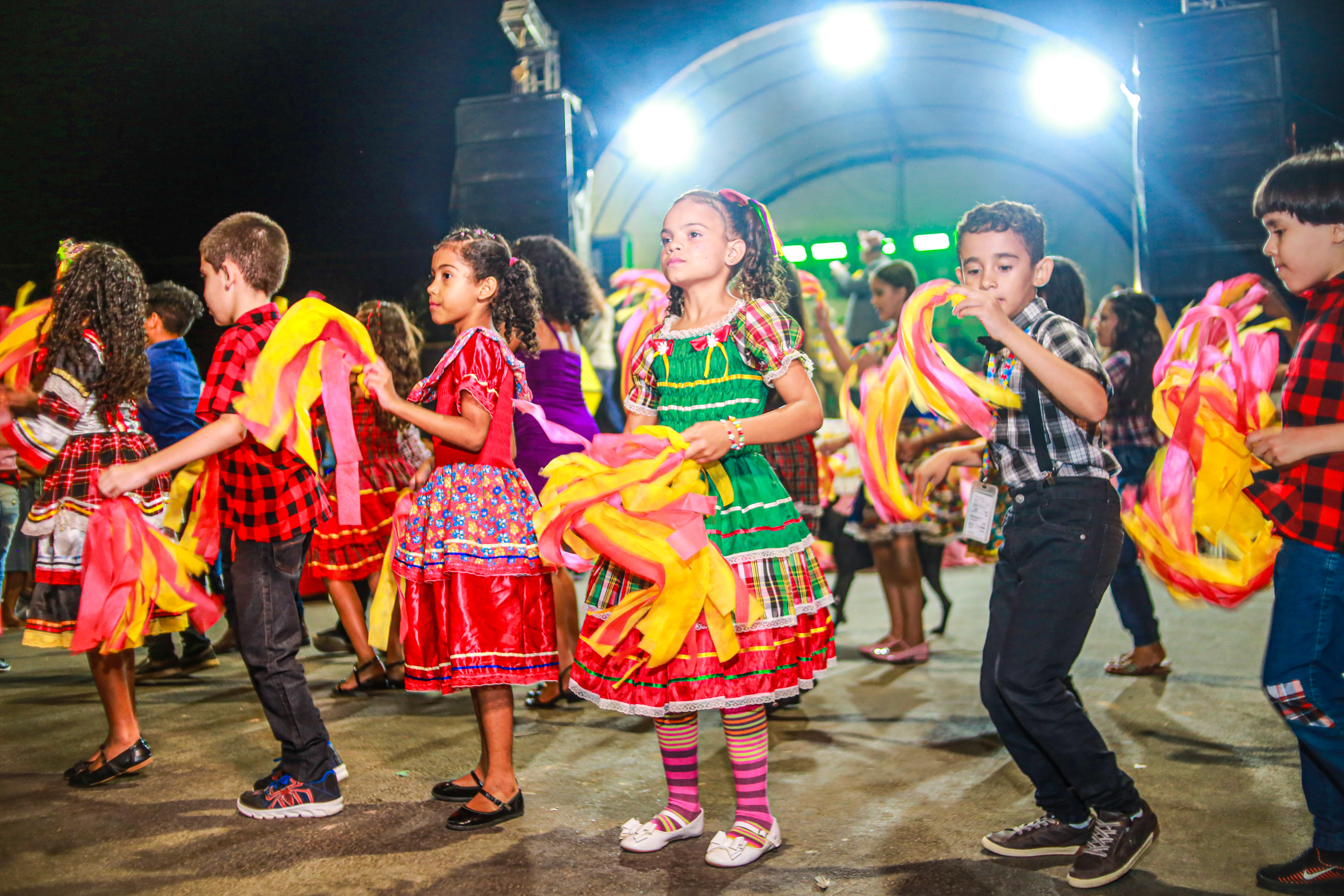 Prefeitura Municipal de Nova Floresta Realiza mais uma noite do São João de Bairros 2024 da Assistência Social