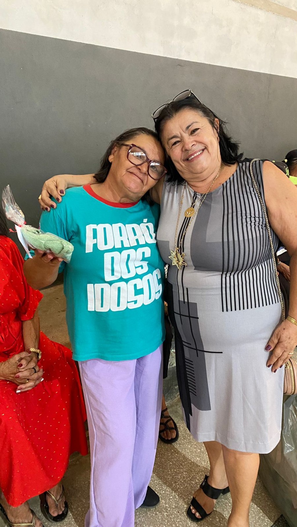 Prefeitura de Nova Floresta promove comemoração do Dia das Mães no Forró dos Idosos