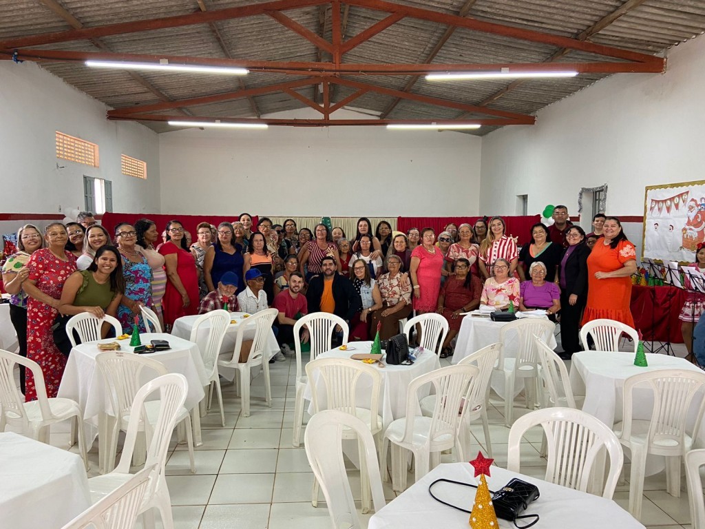 Prefeitura de Nova Floresta realiza Confraternização do Grupo de Idosos