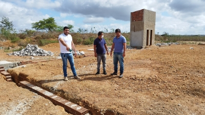 Prefeito Jarson acompanha obras de construção do Galpão de Reciclagem
