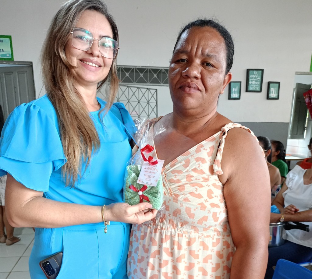 Prefeitura de Nova Floresta promove comemoração do Dia das Mães no SCFV