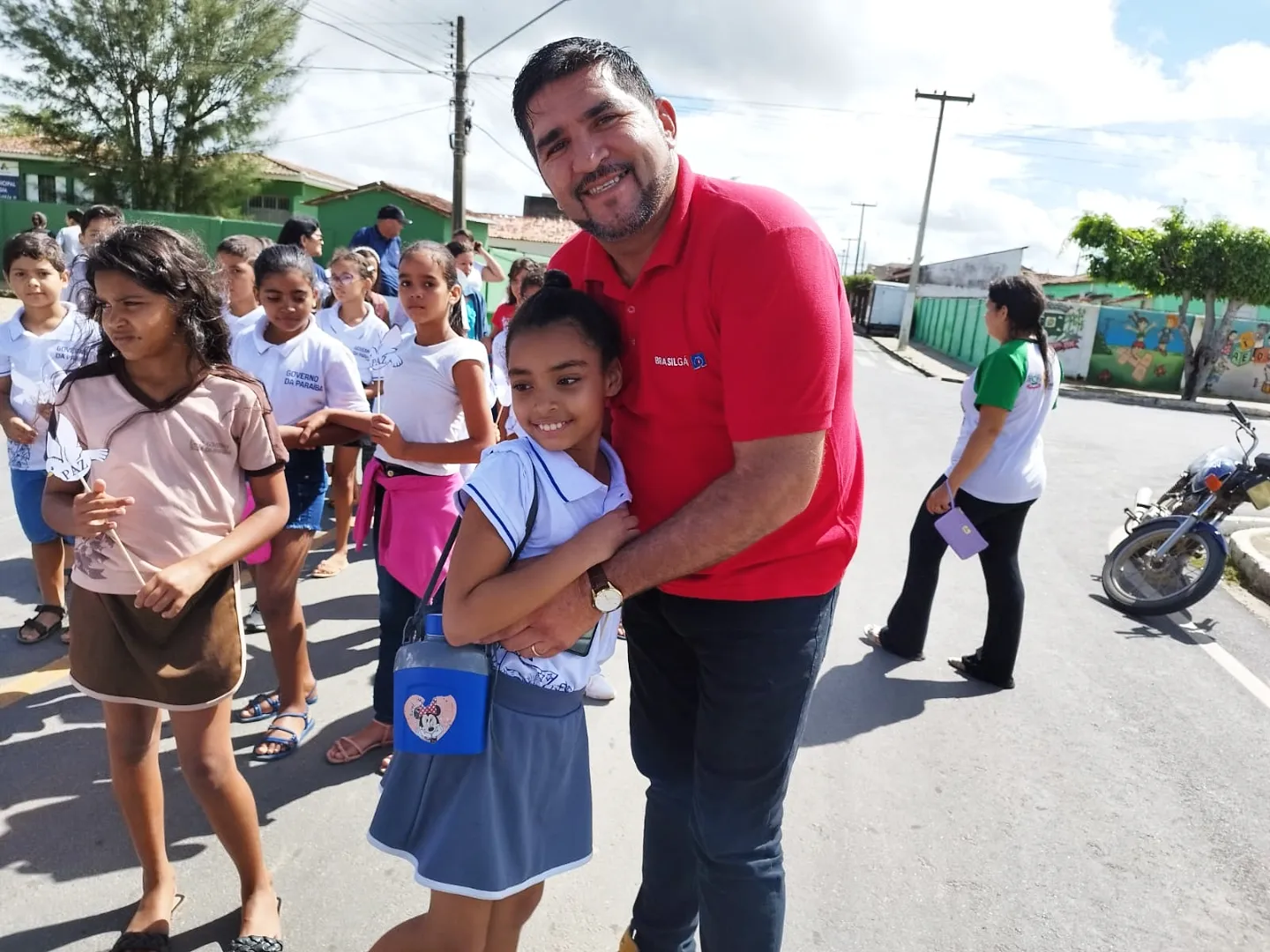 Secretaria de Educação promove caminhada pela Cultura de Paz