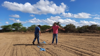 Prefeito Jarson visita terreno anexo para ampliação do Cemitério Público