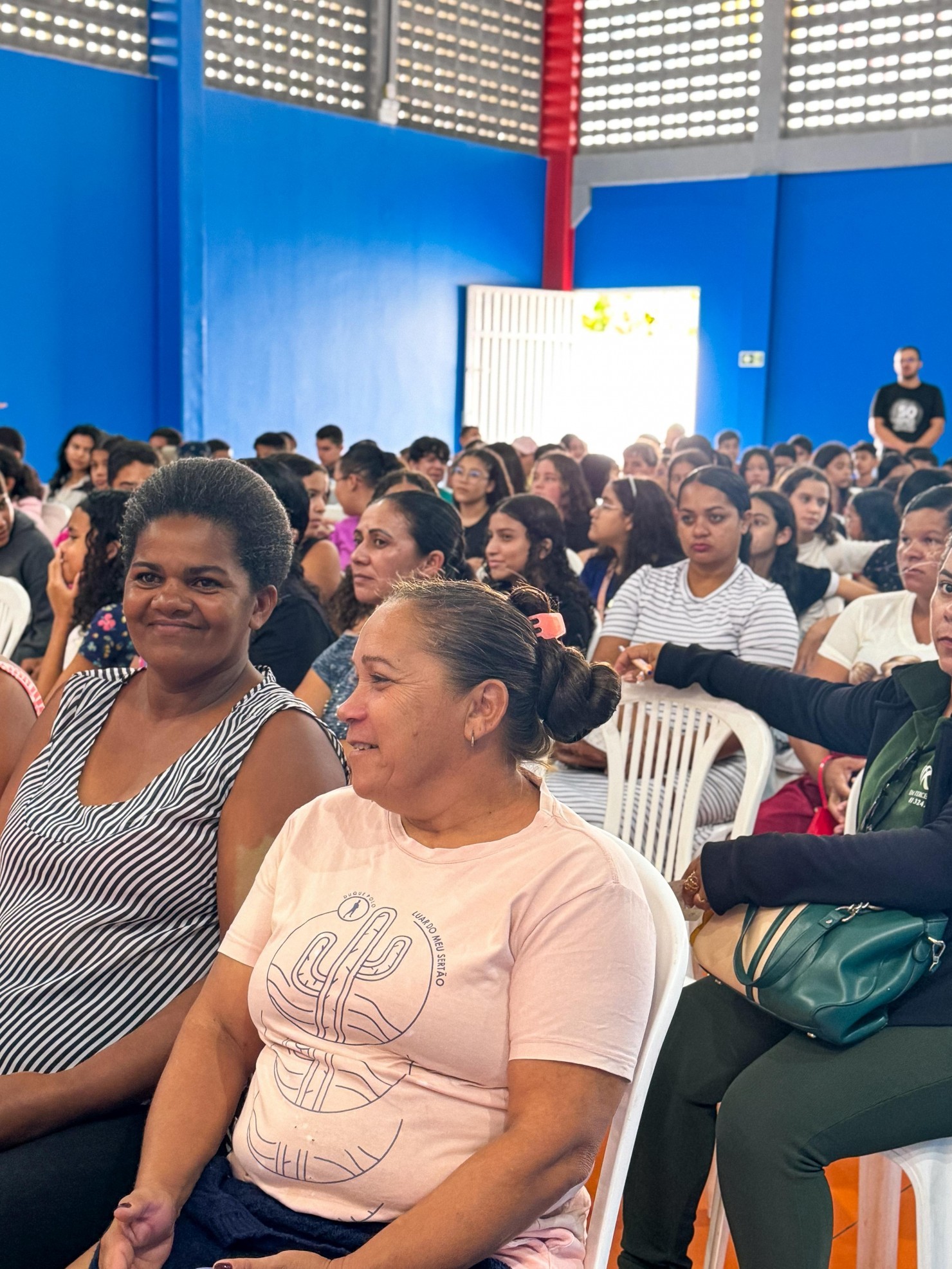 Escola Papa Paulo VI promove encontro com famílias para discutir desafios das relações entre pais e filhos