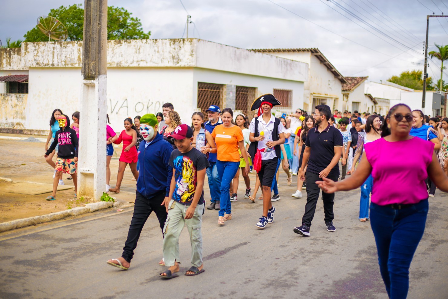 Bloco Escola Folia leva animação e alegria às ruas de Nova Floresta