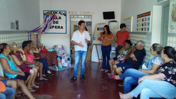 NASF de Nova Floresta em Parceria com o Pet Promove Sala de Espera da Saúde com Pacientes