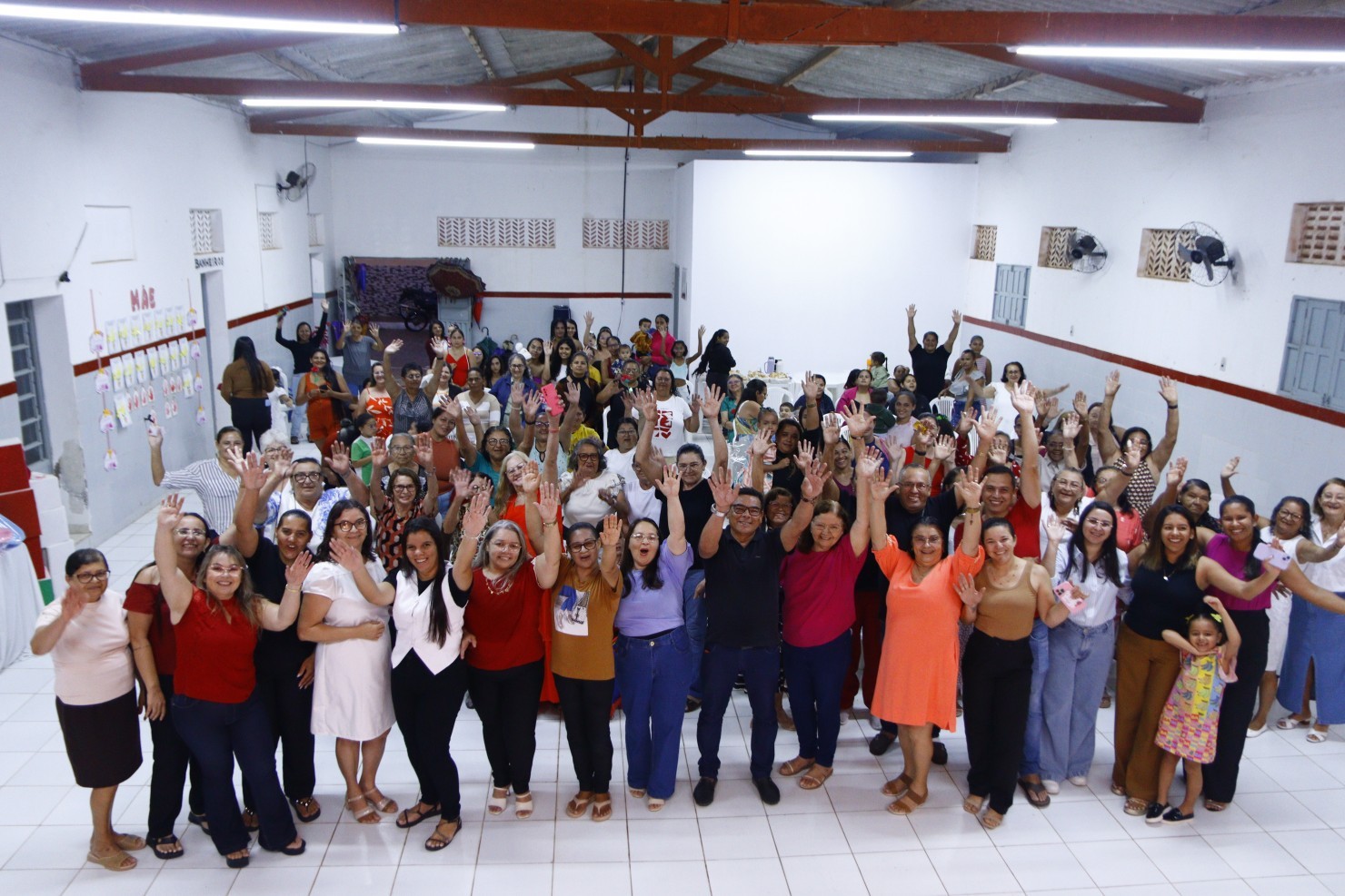 Assistência Social de Nova Floresta realiza comemoração alusiva ao Dia das Mães com programação especial no CRAS