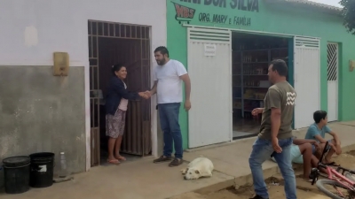 Prefeito Jarson visita obras de pavimentação de ruas no bairro Pau Brasil