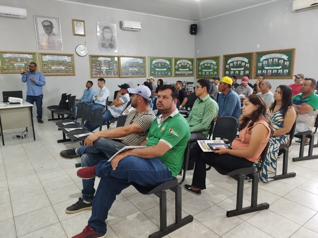 Prefeitura de Nova Floresta promove palestras sobre nutrição de plantas