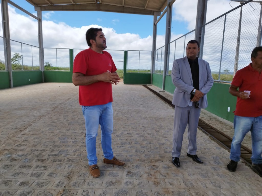 Prefeito Jarson se reúne com catadores de resíduos sólidos no novo Galpão de Reciclagem
