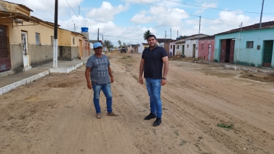 Prefeito Jarson acompanha início das obras de rede de drenagem
