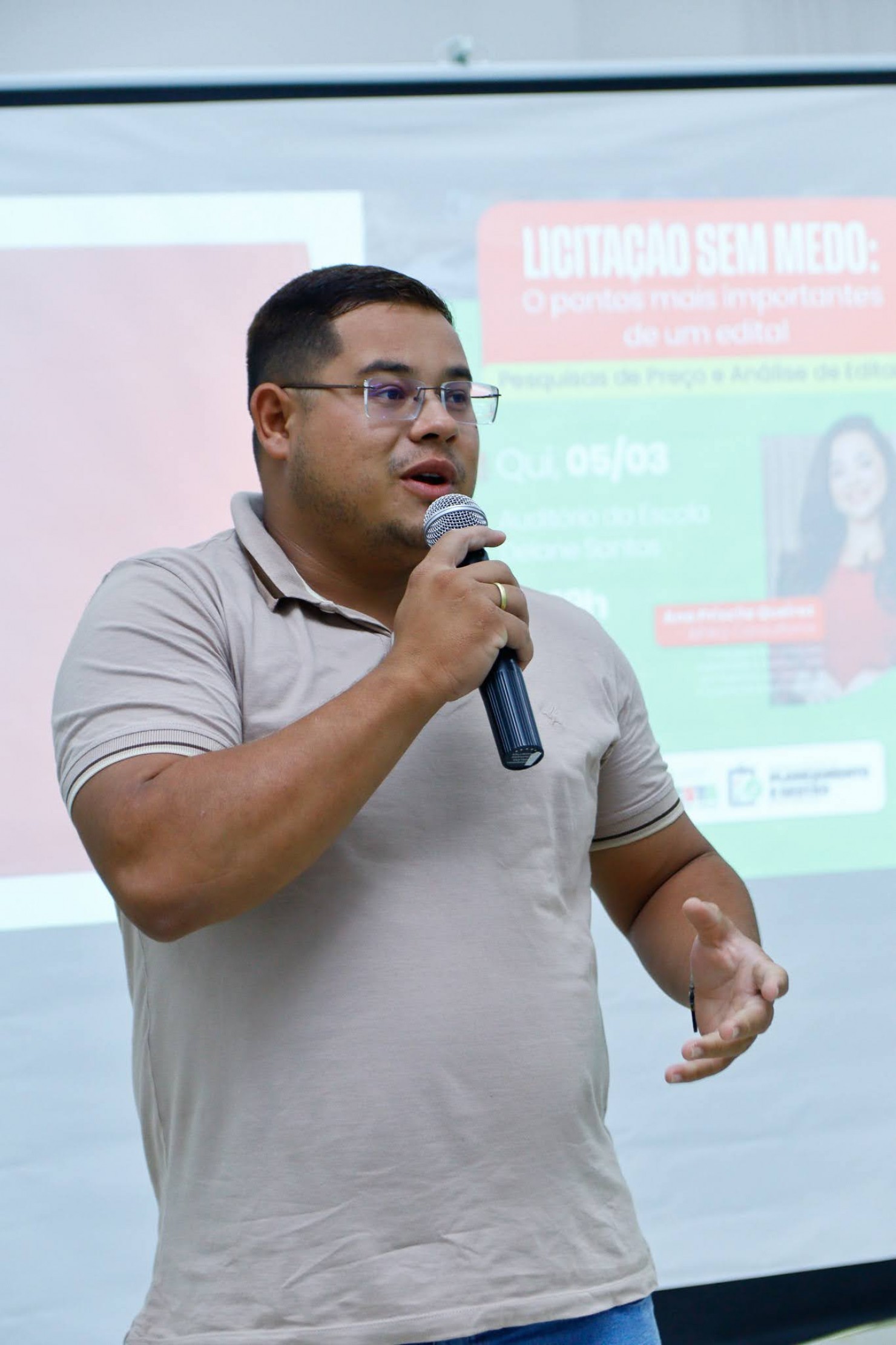 Prefeitura de Nova Floresta promove capacitação sobre licitações para empreendedores do município