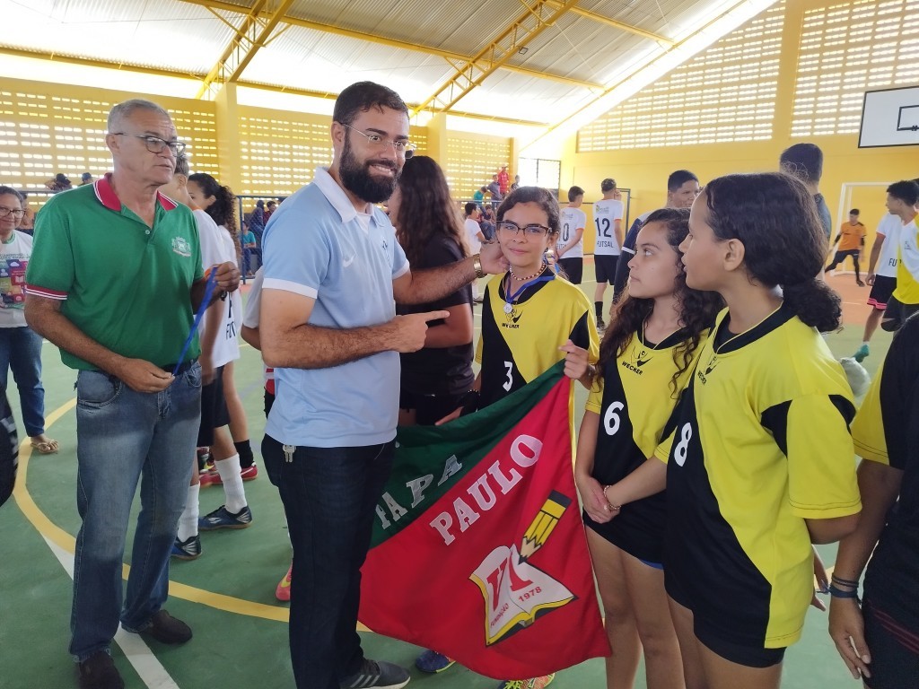 Escola Papa Paulo VI realiza amistoso preparatório para Jogos Interclasses no Giásio Lalitão