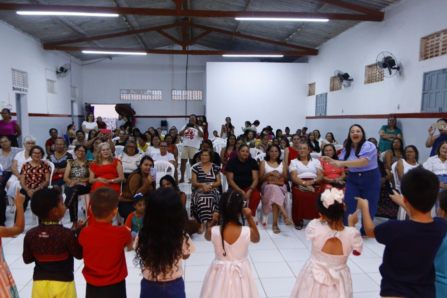 Assistência Social de Nova Floresta realiza comemoração alusiva ao Dia das Mães com programação especial no CRAS