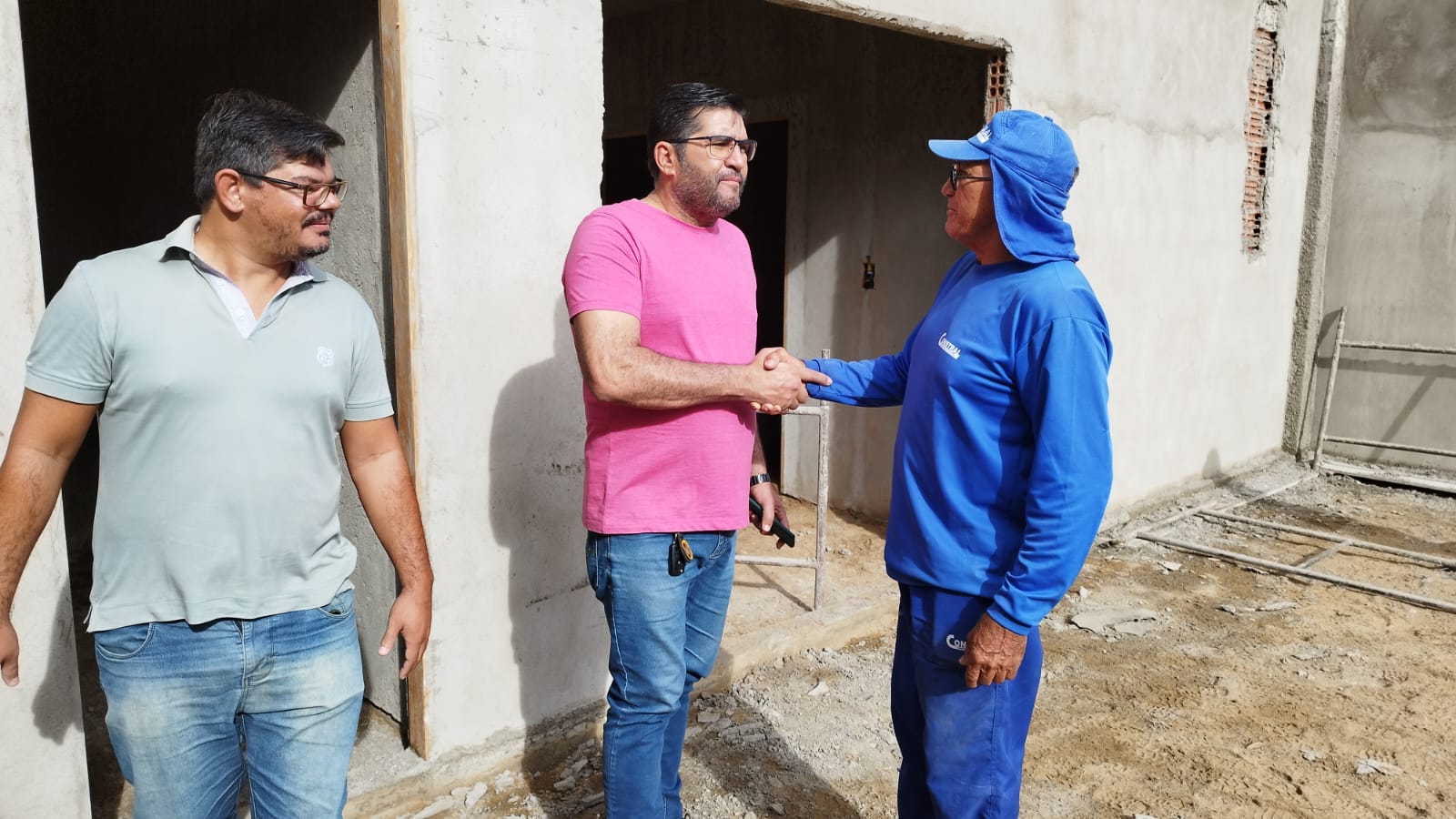 Prefeito Jarson acompanha obras de construção de Auditório